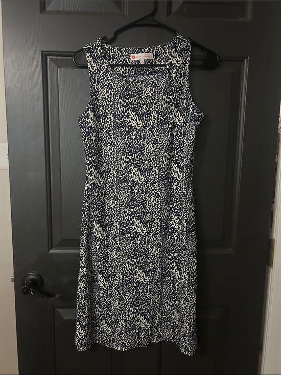 Jude Connally Dresses & Skirts - Jude Connally Navy and White Printed Sleeveless Midi Dress